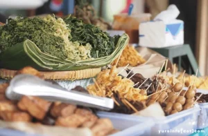 Perbedaan Pecel, Karedok, Lotek, dan Gado-Gado