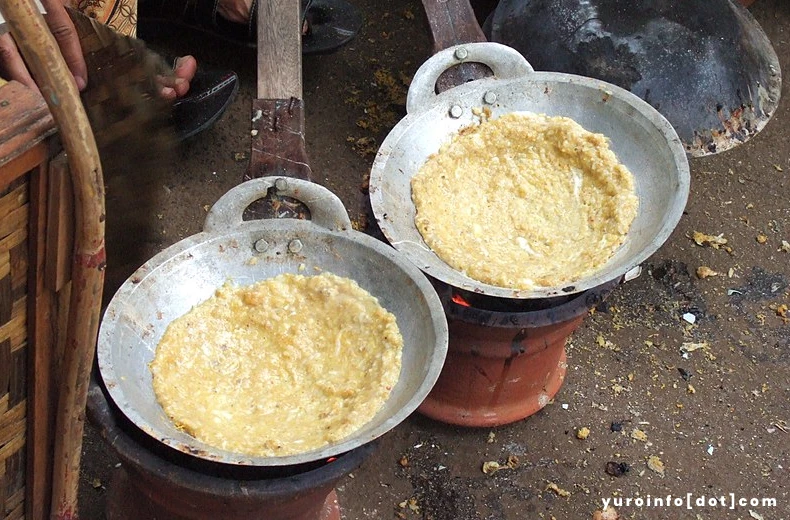 Proses Pembuatan Kerak Telor Khas Betawi