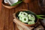 Proses Pembuatan Putu Ayu Khas Indonesia